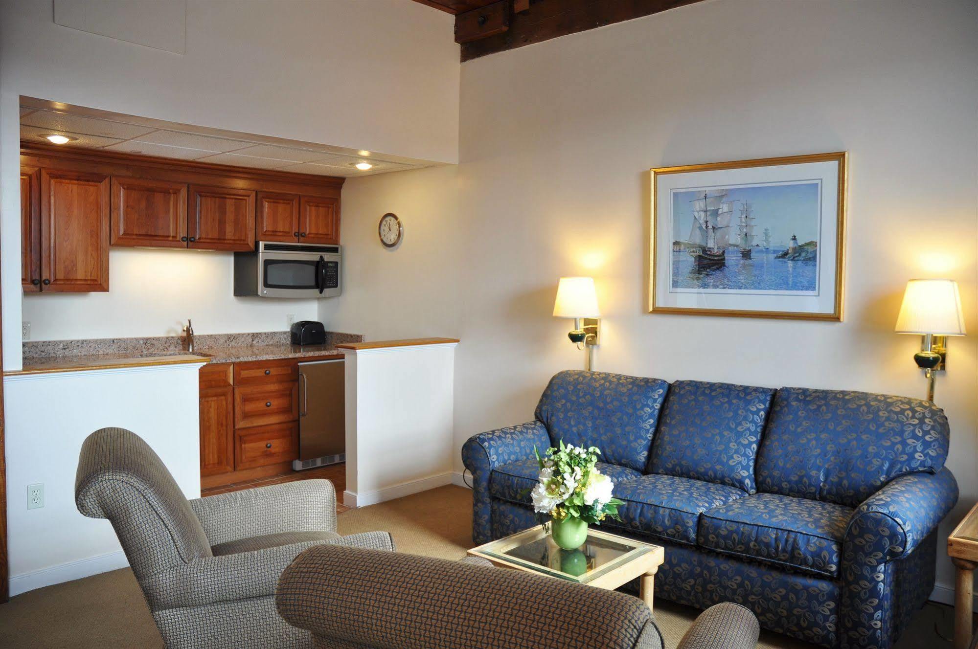 Newport Bay Club And Hotel Exterior foto